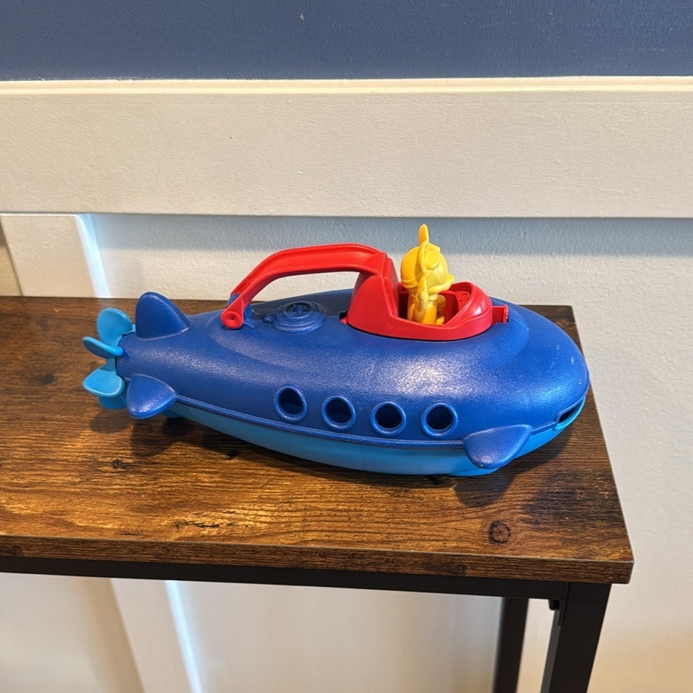 Green Toys - Blue Submarine Toy BPA Free 100% Recycled Made in USA Brand - Picture 3 of 10